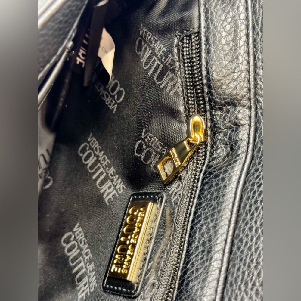 🆕 VERSACE JEANS COUTURE 🧿 NWOT Baroque Buckle Curved Edge Tote Bag, Black - Picture 12 of 13